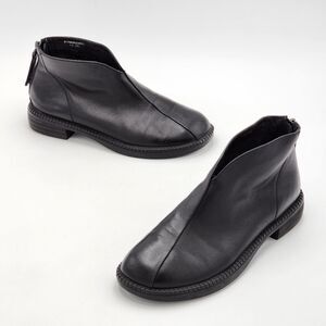 Rebacca V-Cut Ankle Booties Soft Leather Black Size 235 CM Women's 6.5 US RARE